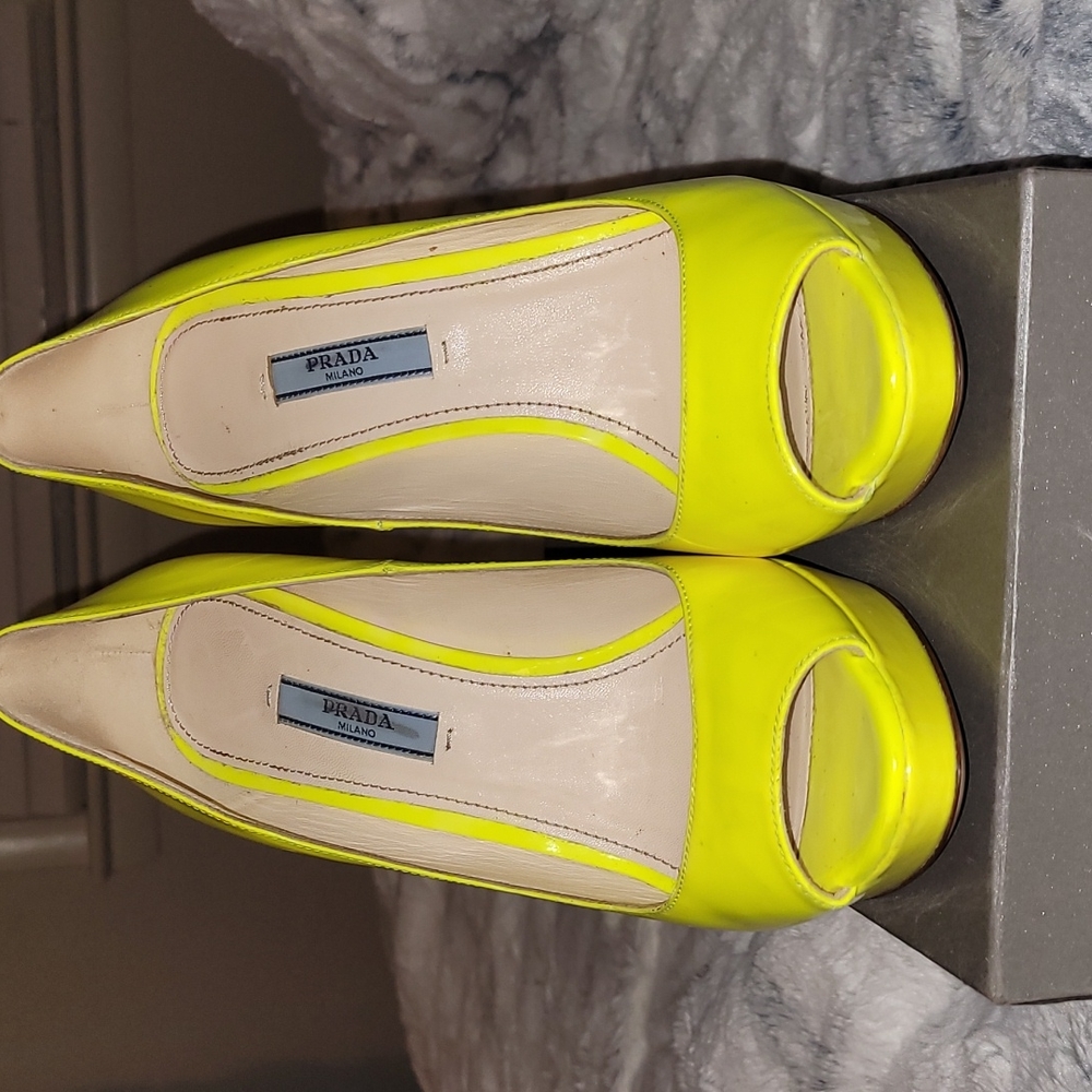 Sexy PRADA Pumps